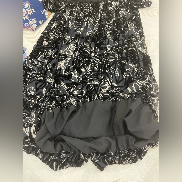 Black and Gray Off-Shoulder Dress - Picture 3 of 8